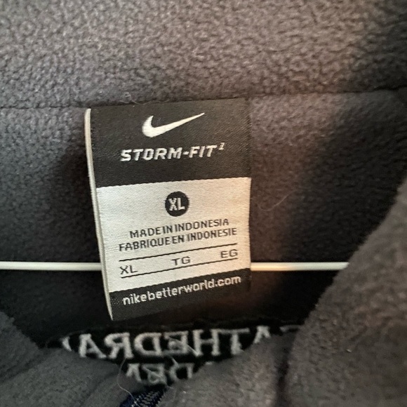 Nike Storm Fit Embroidered Cathedral Jacket. - Picture 3 of 3